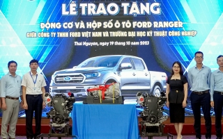 Ford Việt Nam tặng động cơ và hộp số Ranger cho 6 trường đại học và cao đẳng